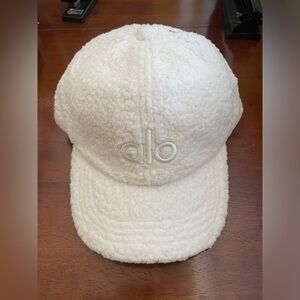 Alo Yoga Micro-Sherpa Off-Duty Cap
